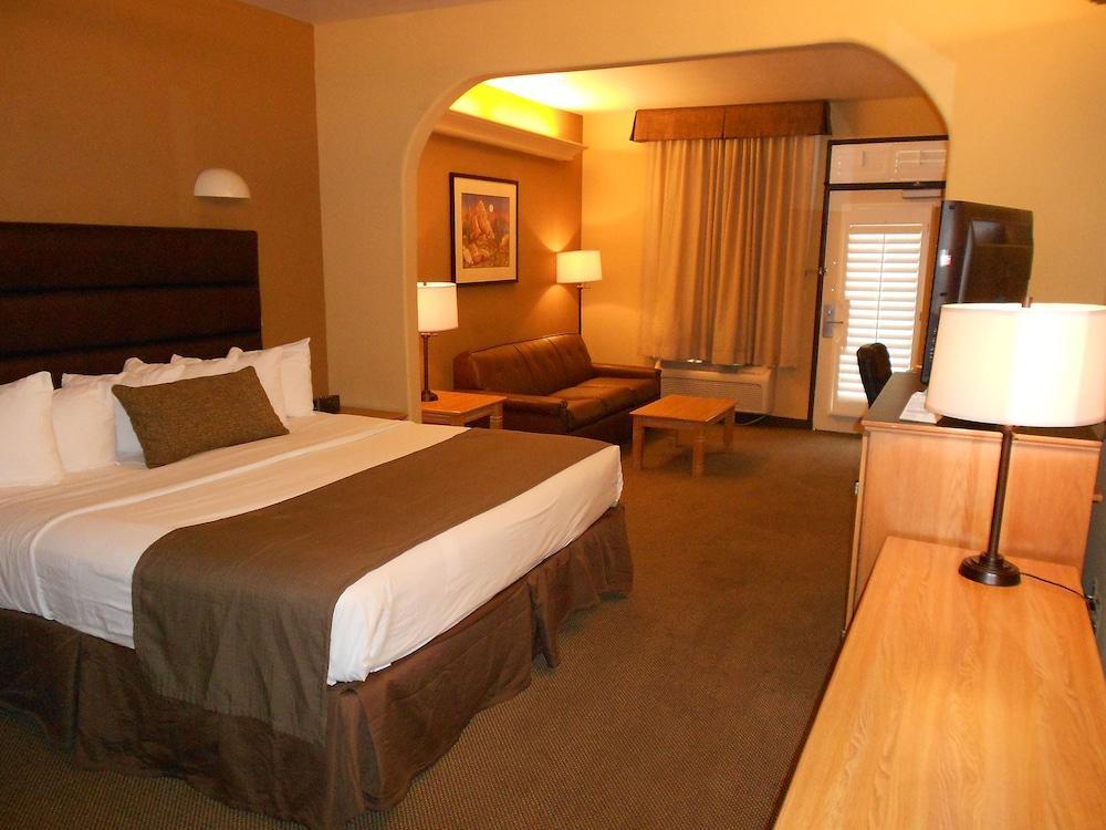 Quality Inn & Suites Phoenix Nw - Sun City Youngtown Eksteriør bilde