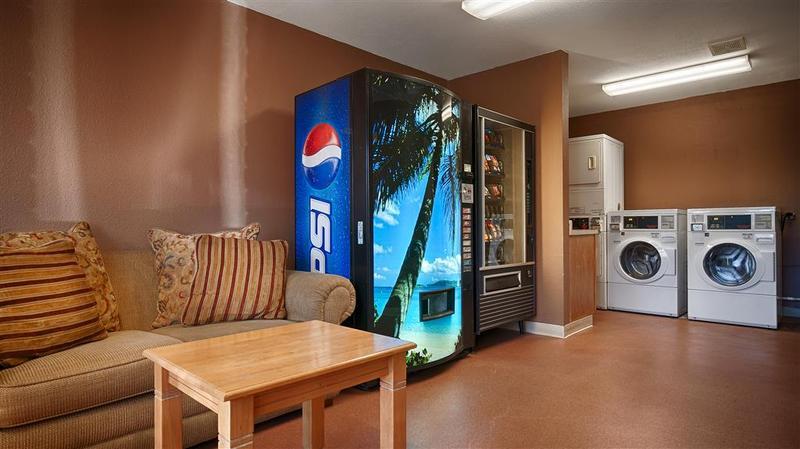 Quality Inn & Suites Phoenix Nw - Sun City Youngtown Eksteriør bilde