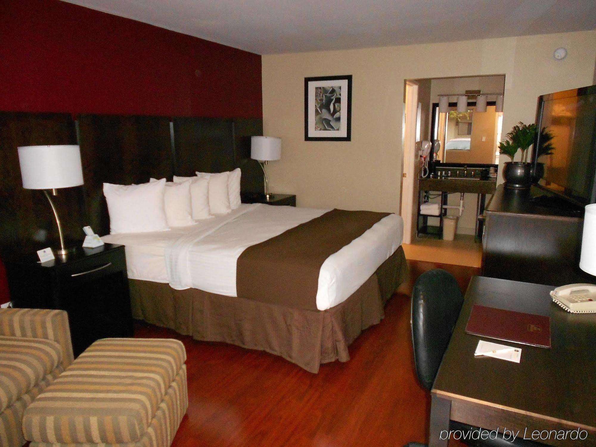 Quality Inn & Suites Phoenix Nw - Sun City Youngtown Eksteriør bilde