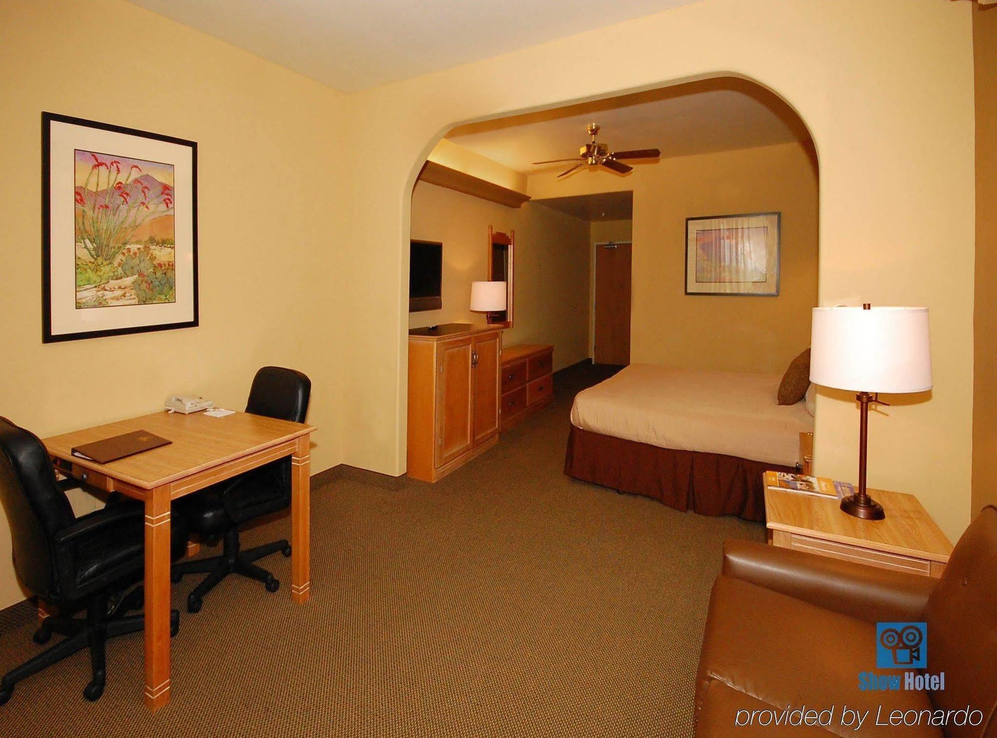 Quality Inn & Suites Phoenix Nw - Sun City Youngtown Rom bilde
