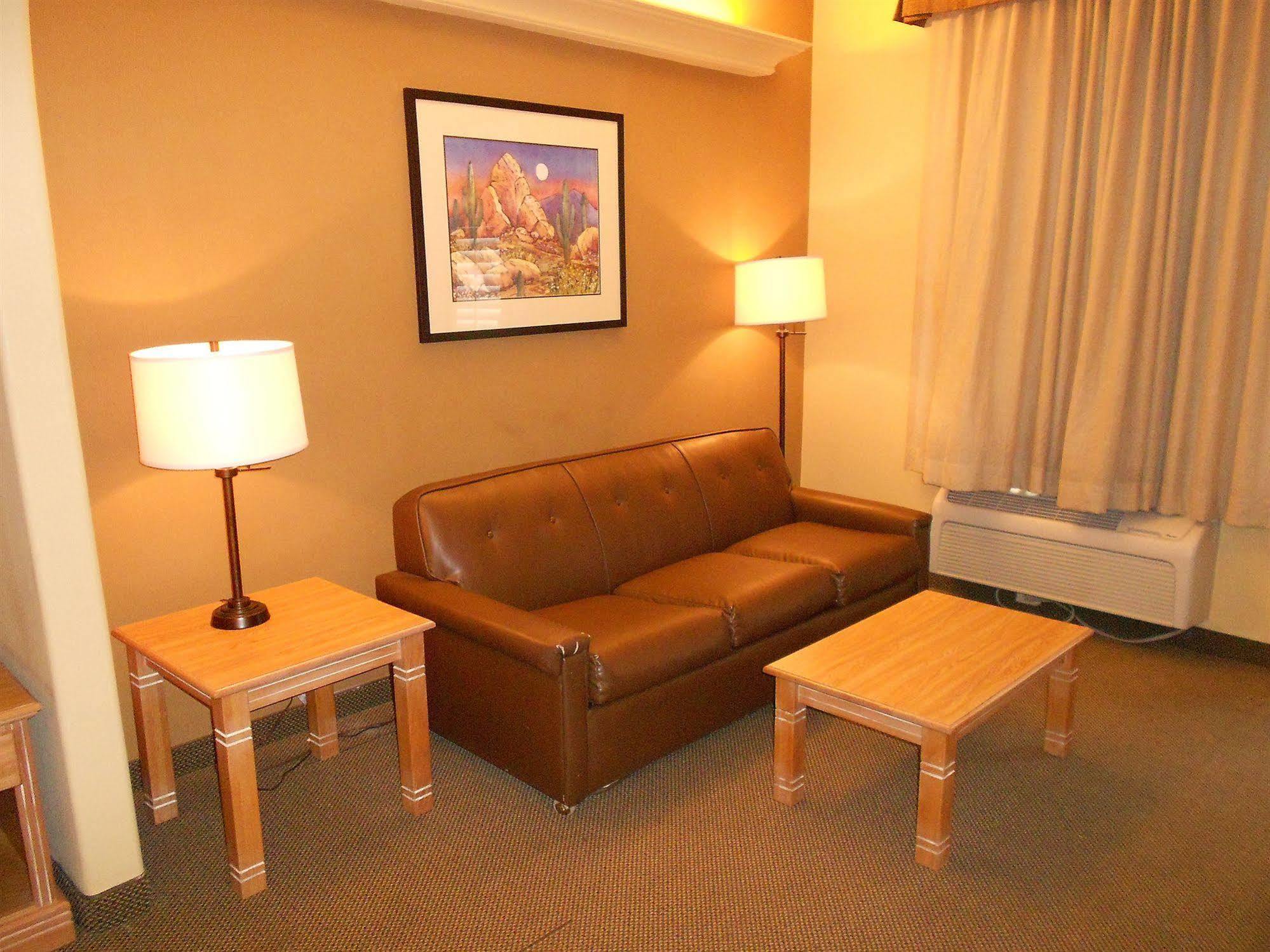 Quality Inn & Suites Phoenix Nw - Sun City Youngtown Eksteriør bilde