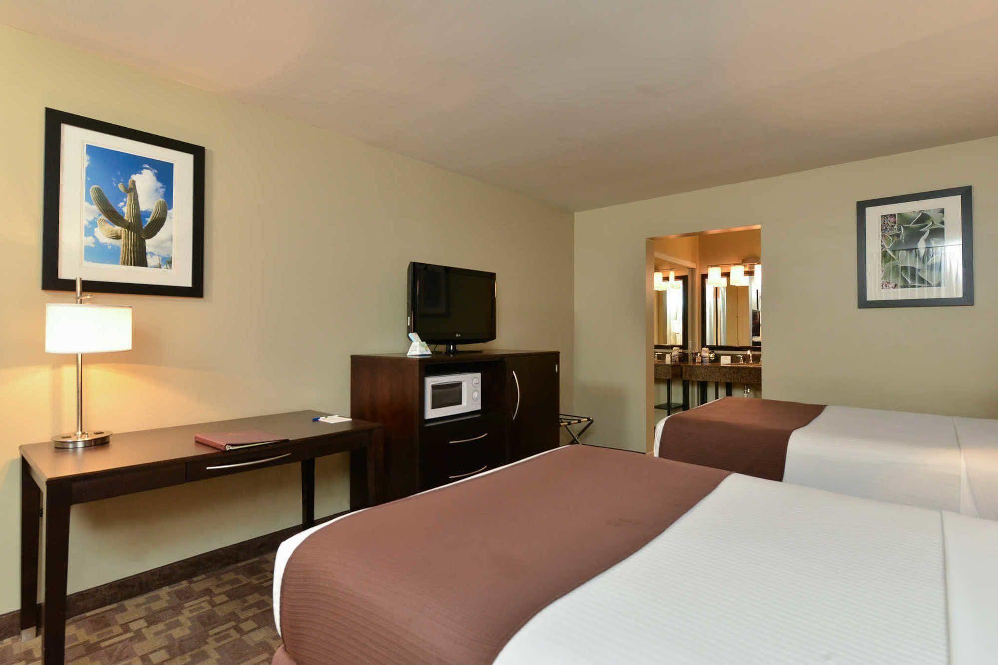 Quality Inn & Suites Phoenix Nw - Sun City Youngtown Eksteriør bilde