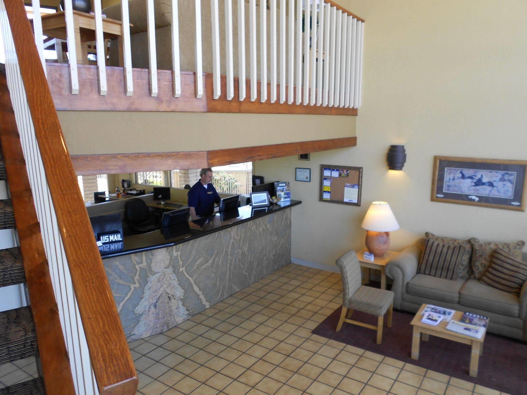 Quality Inn & Suites Phoenix Nw - Sun City Youngtown Eksteriør bilde