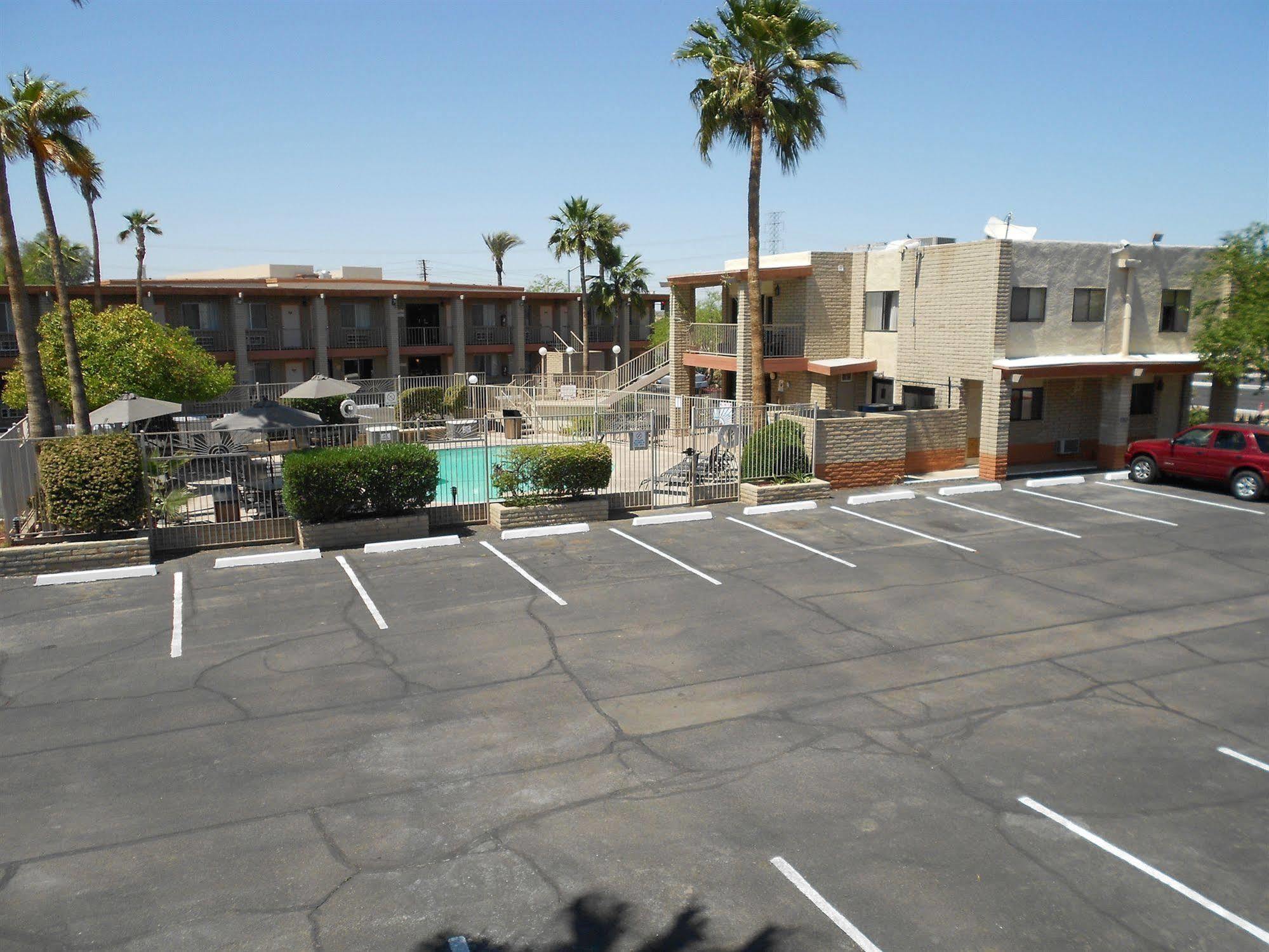 Quality Inn & Suites Phoenix Nw - Sun City Youngtown Eksteriør bilde