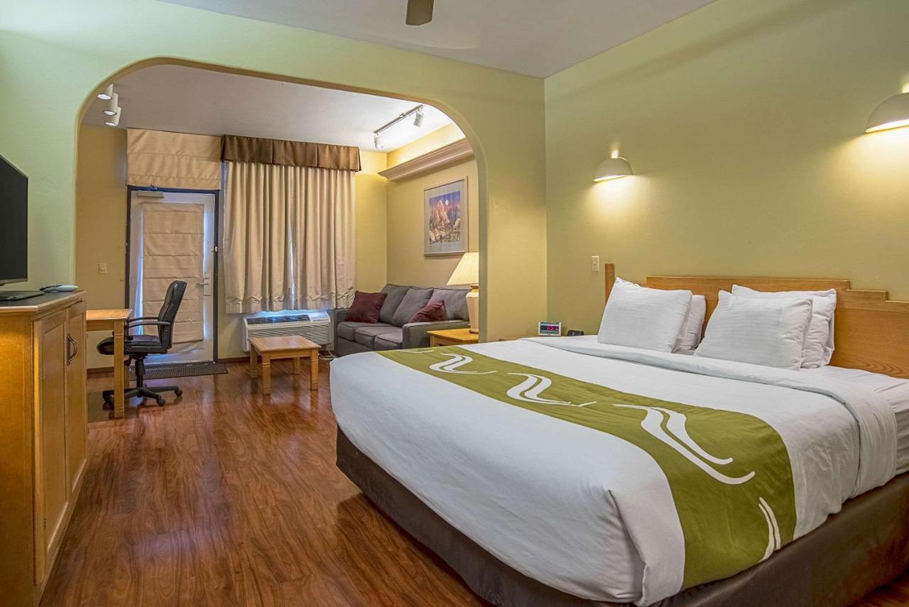 Quality Inn & Suites Phoenix Nw - Sun City Youngtown Eksteriør bilde