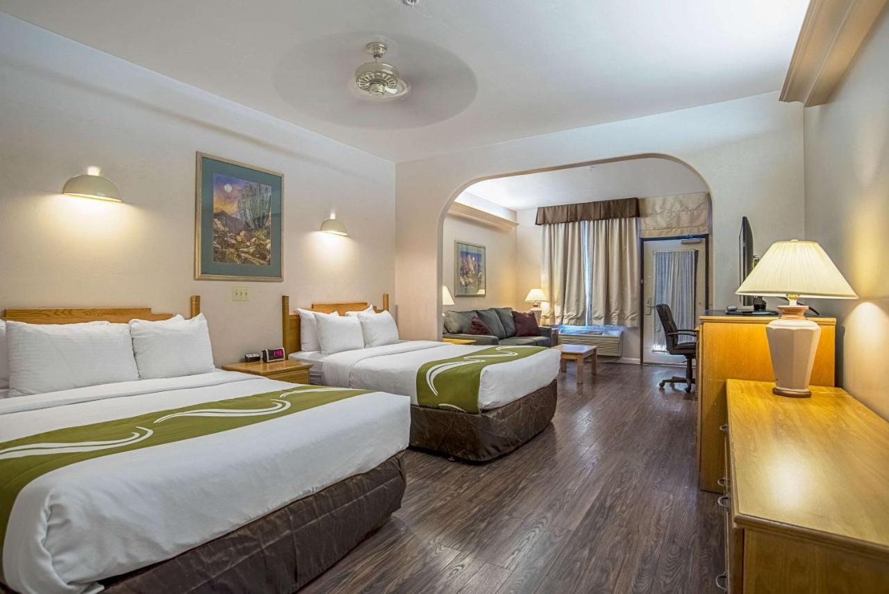 Quality Inn & Suites Phoenix Nw - Sun City Youngtown Eksteriør bilde