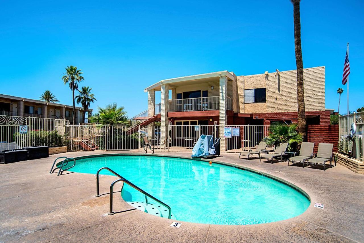 Quality Inn & Suites Phoenix Nw - Sun City Youngtown Eksteriør bilde