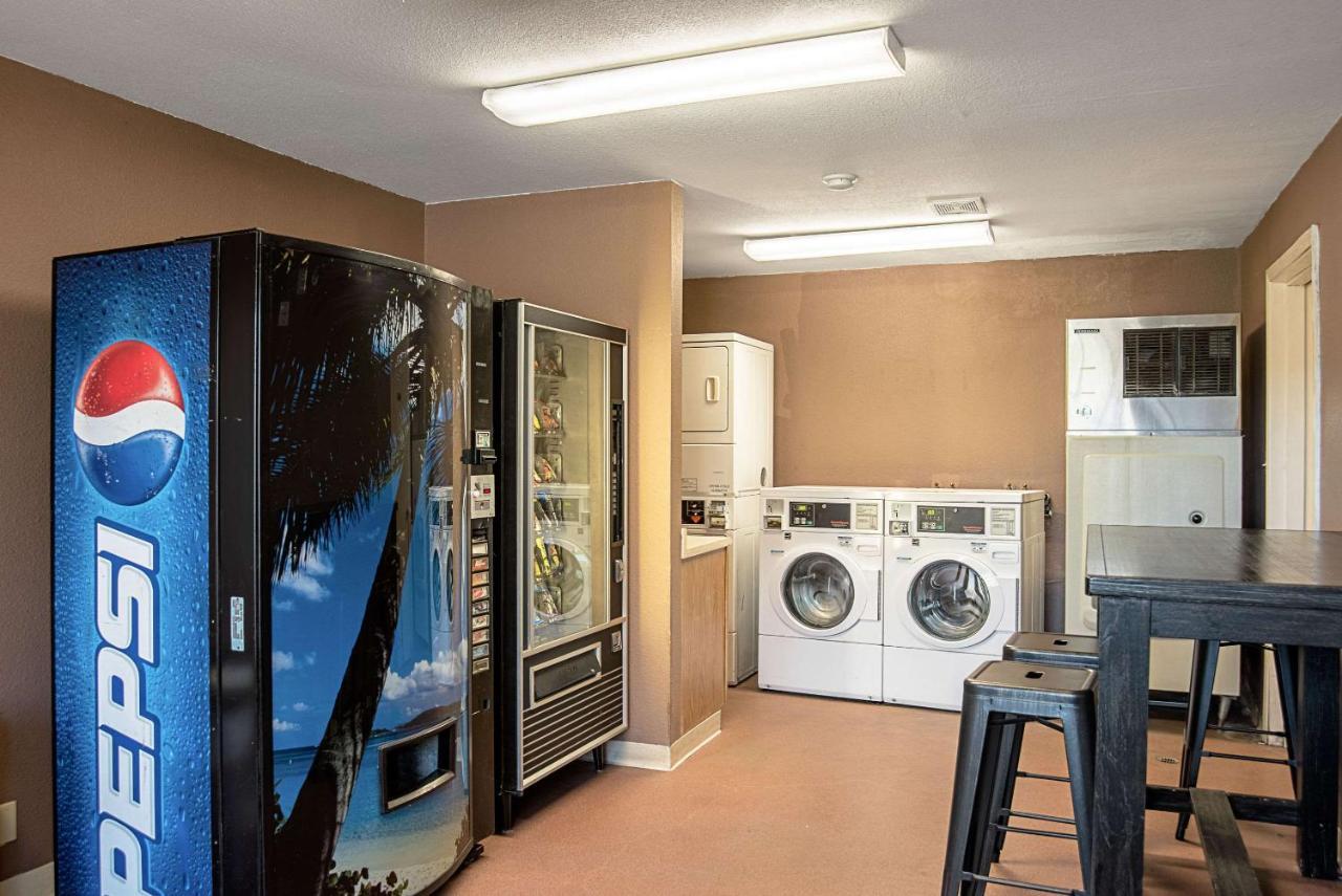 Quality Inn & Suites Phoenix Nw - Sun City Youngtown Eksteriør bilde